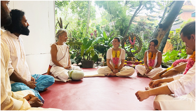 Setting The Tone Of The Class_Devvrat Yoga Sangh