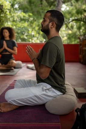 yoga class teacher mantra